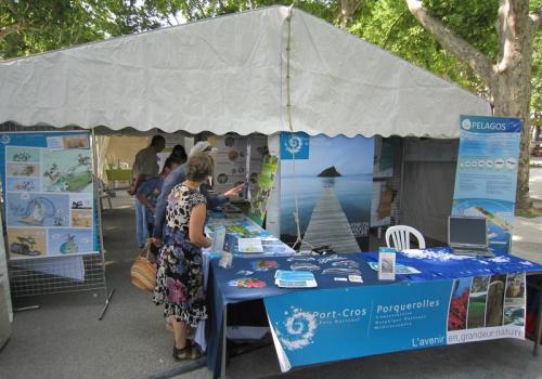 Affiche pour stand Inf'eau Mer - Fête de la Nature-Stand des Parcs Nationaux (Montpellier)