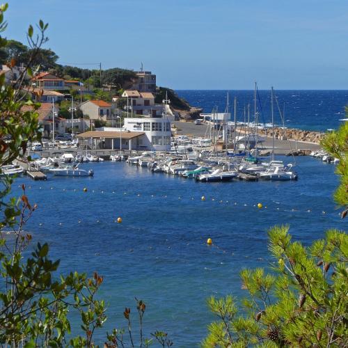 Le port des oursinières au Pradet