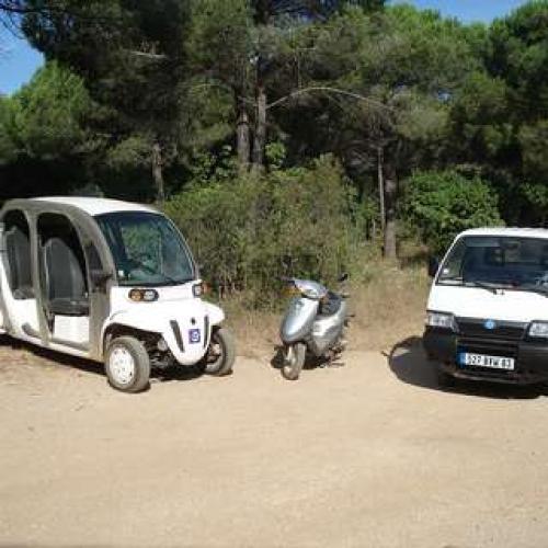 equipement-en-vehicules-electriques-sur-l-ile-de-porquerolles_format_320x320.jpg