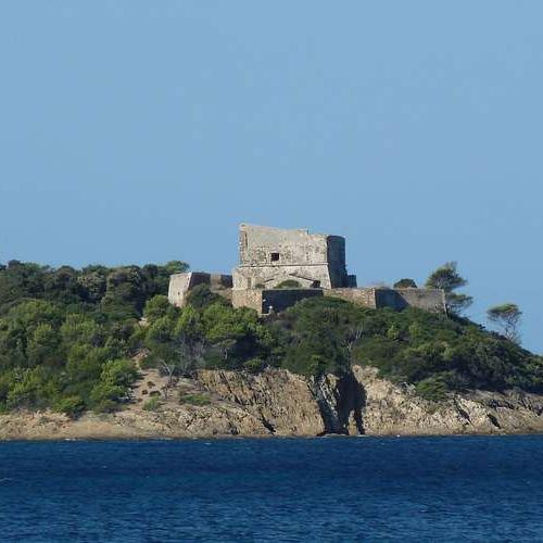 fort-de-l-alycastre-a-porquerolles_format_512x500.jpg