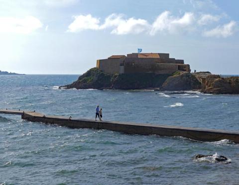 Visite guidée entre le Sanctuaire d’Aristée et le Fort du Pradeau_Hyères