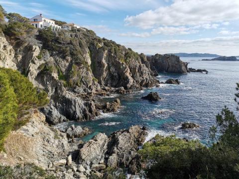 Sentier du littoral en direction du Port Auguier - Sentier du littoral en direction du Port Auguier