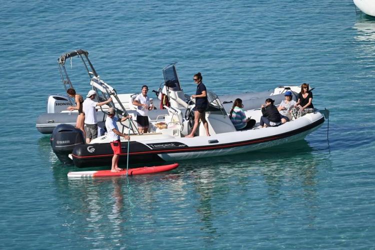 Secretrip vous embarque pour une demi-journée de rêve vers Porquerolles, Giens, la côte sauvage de Giens etc - Paddle, bateau, apéro. What else ?
