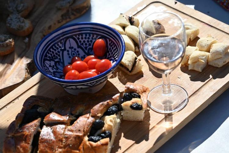 Secretrip vous embarque pour une demi-journée de rêve vers Porquerolles, Giens, la côte sauvage de Giens etc - L'apéro offert par le Capitaine