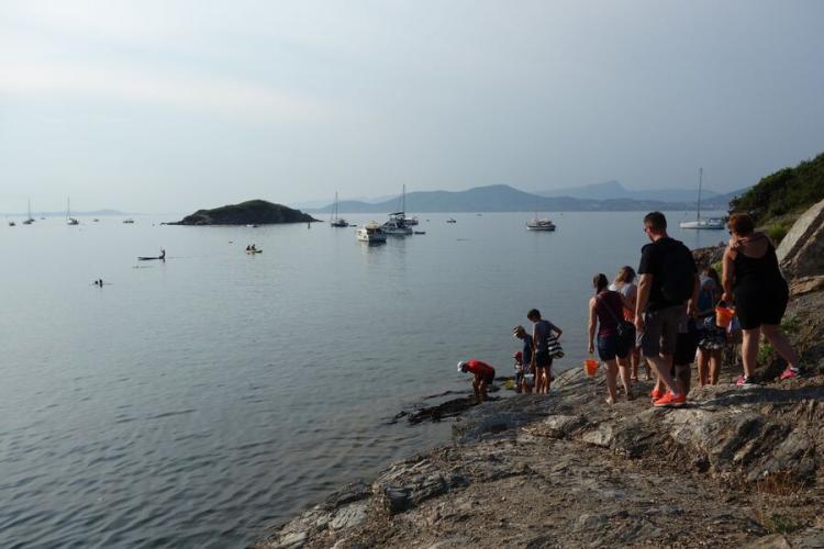 Le petit parcours du littoral - Giens visite guidee enfants avec Fernando Sandoval - l'anse du four a chaux. superbe