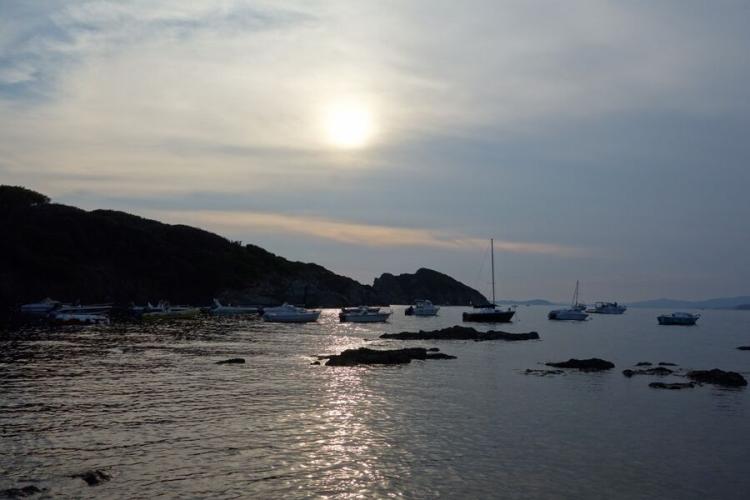 Le petit parcours du littoral - Giens visite guidee enfants avec Fernando Sandoval - 18h30 le soleil baisse