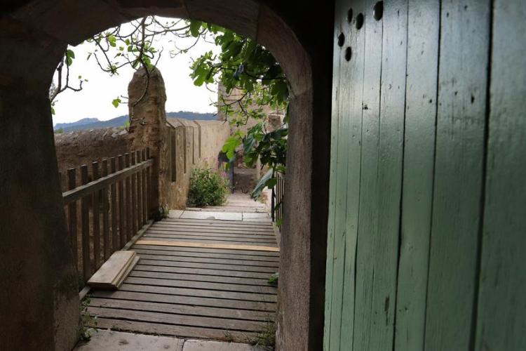 Pont Levis - Entrée par le Pont Levis