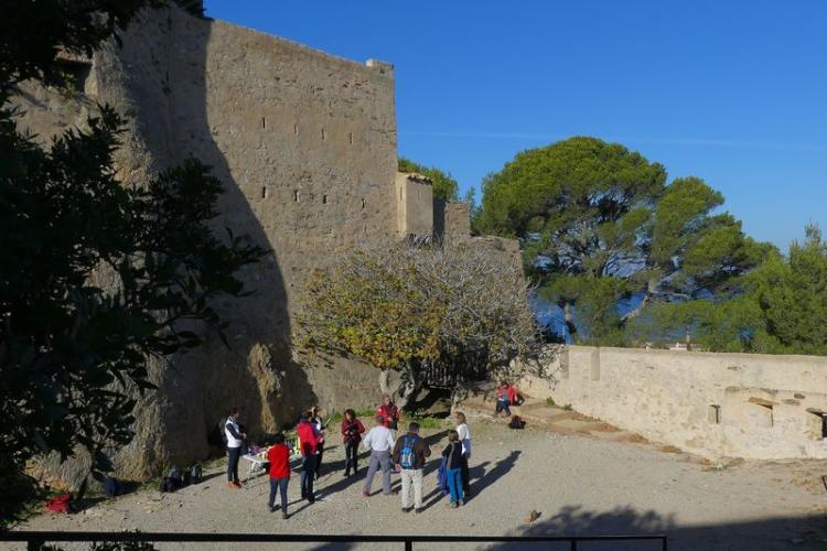 Fort Saint-Agathe - Ile de Porquerolles - Visite guidée dans la cour exterieure