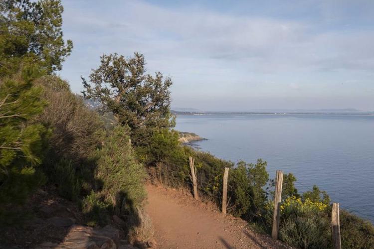 Musée de la mine de cap Garonne_Le Pradet - Sentier du littoral à proximité du musée