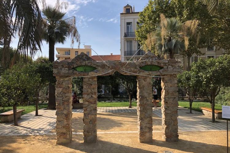 Le Monument au Chat d'Oscar Dominguez. - La Banque – Musée des Cultures et du Paysage d’Hyères